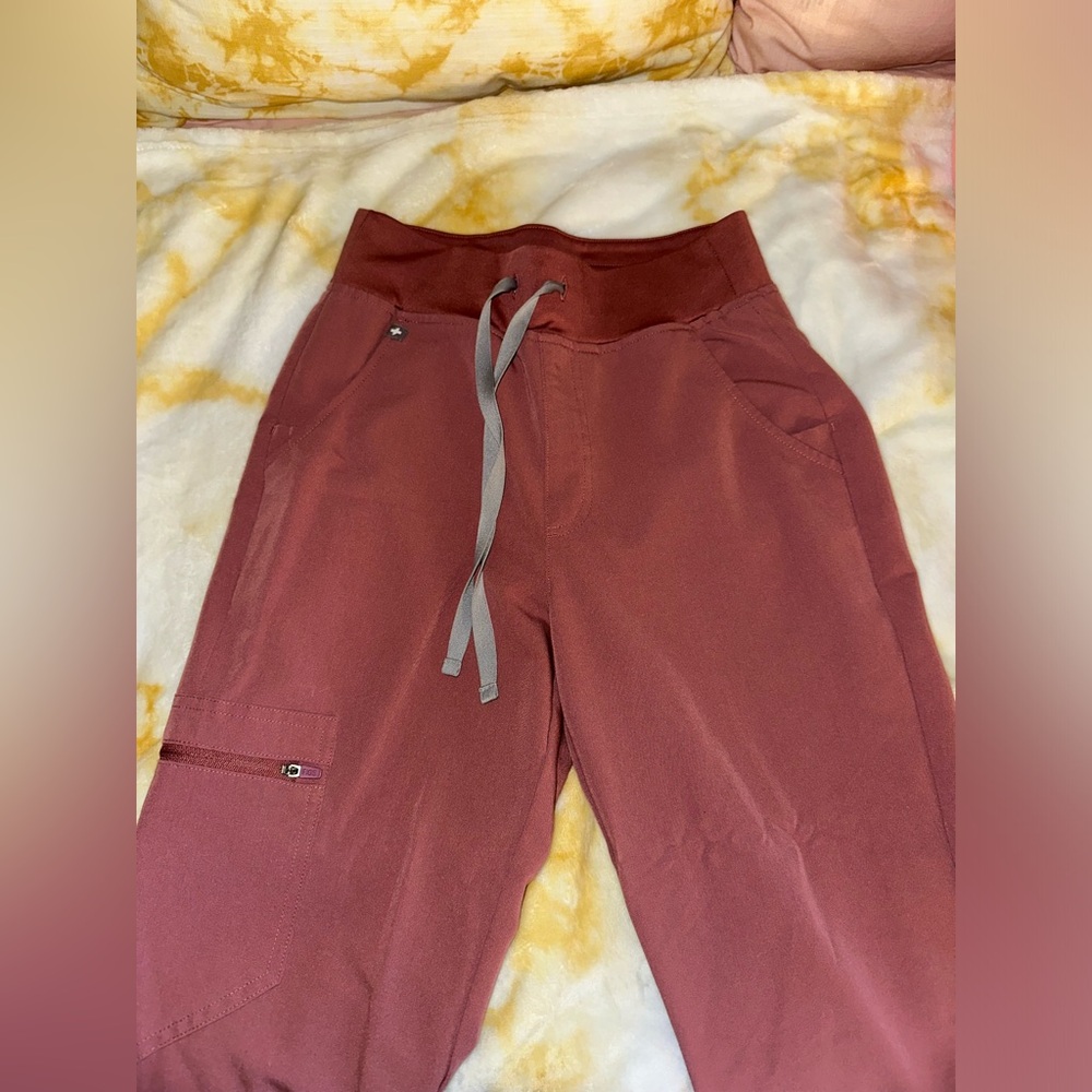 HW mauve XSP figs Zamora joggers